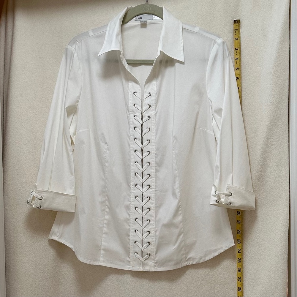Puli Women’s Casual White Blouse NWOT